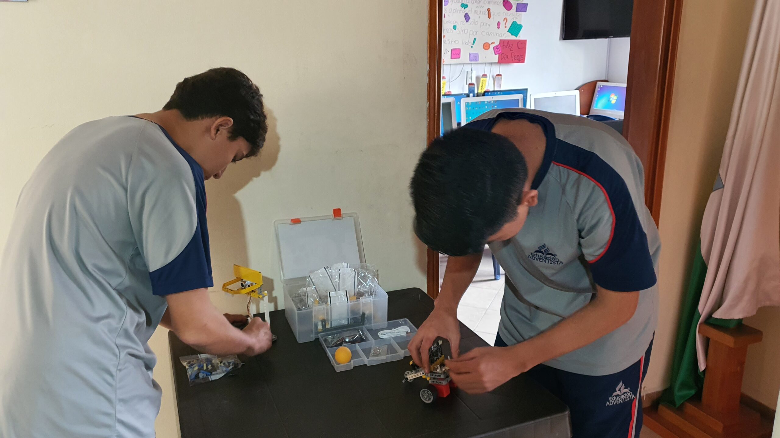 Estudiantes del Colegio Adventista del Sur